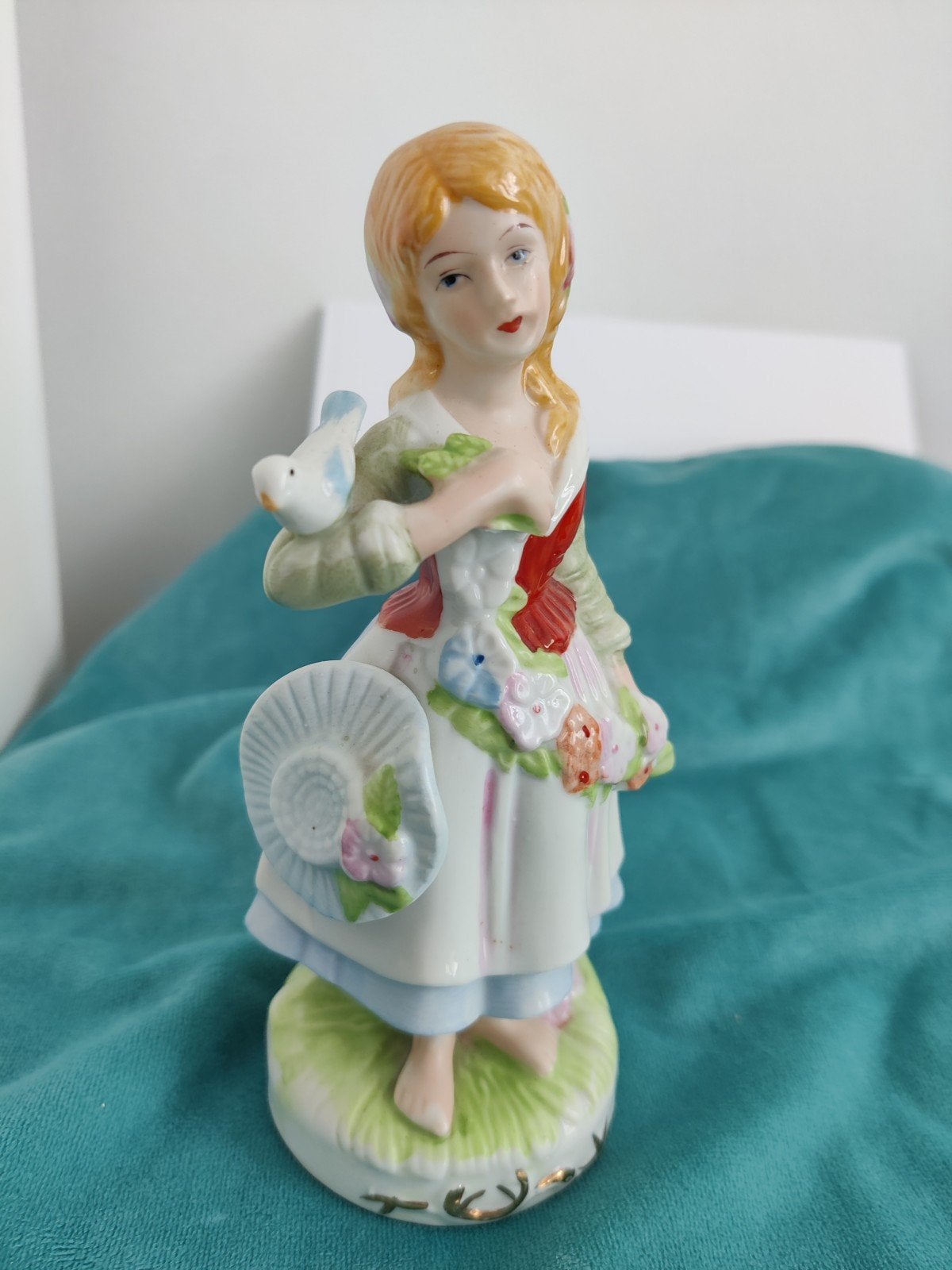 vintage beeldje meisje met vogeltje, Ophalen of Verzenden