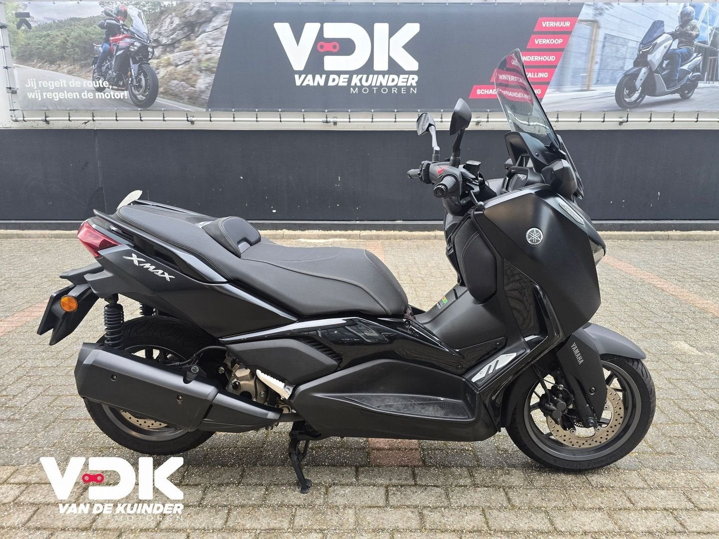 YAMAHA X MAX 300 TECH MAX (bj 2024) 7,647 km, Scooter, 292 cc, Bedrijf, Onbekend