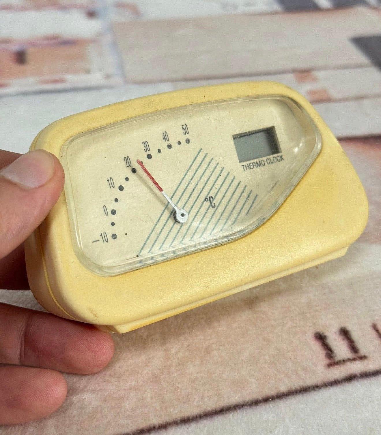 Retro vintage Thermometer thermo-clock klok geel 11x7cm, Verzamelen, Ophalen of Verzenden, Huis en Inrichting