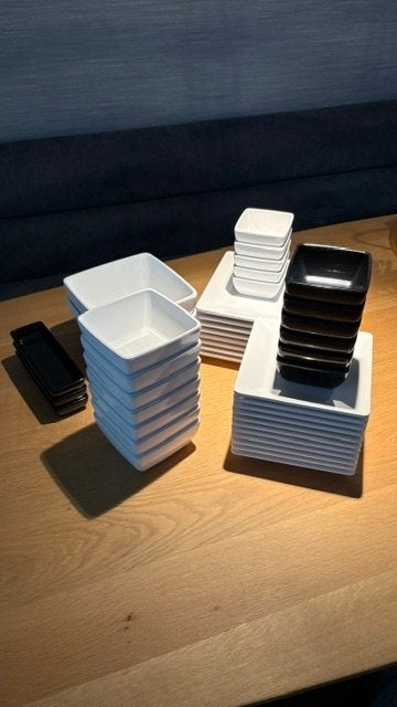 Diverse schalen en borden - Wit en Zwart, Huis en Inrichting, Ophalen, Kunststof, Gebruikt, Bord(en)