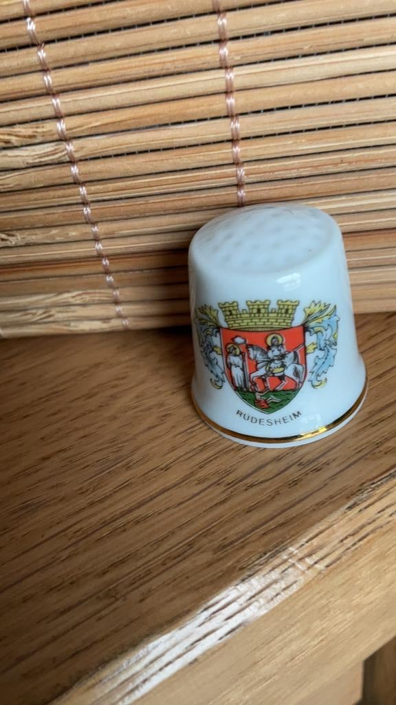 Rudeshein vingerhoed vingerhoedje vingerhoedjes vingerhoed, Verzamelen, Vingerhoedjes, Verzenden, Nieuw, Porselein, Buitenland