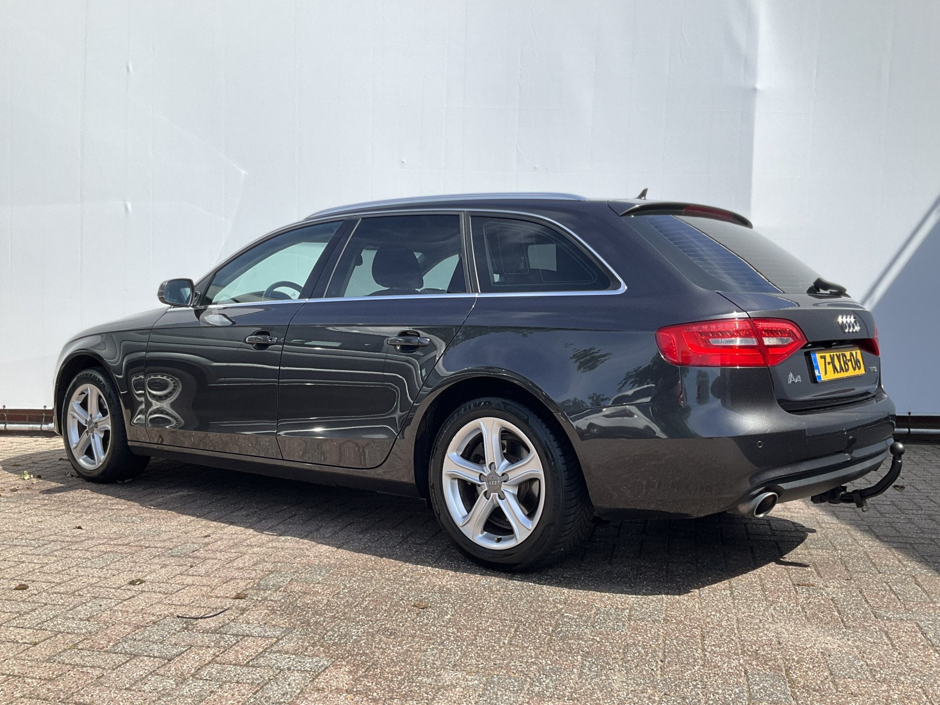 Audi A4 Avant 1.8 TFSI Business Edition Automaat Trekhaak Na, Auto's, Gebruikt, Euro 6, 4 cilinders, 1505 kg