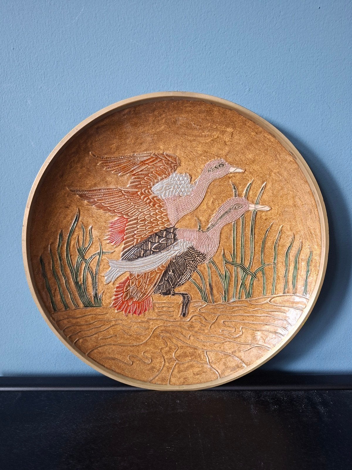 Wandbord messing emaille met vogels, Antiek en Kunst, Antiek | Wandborden en Tegels, Ophalen of Verzenden