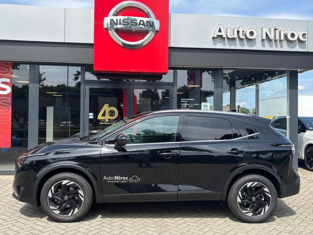 Nissan Qashqai MHEV 140 MT N-Connecta | PANORAMADAK | COLD P, Auto's, Nissan, Voorwielaandrijving, Gebruikt, 4 cilinders, Leder en Stof