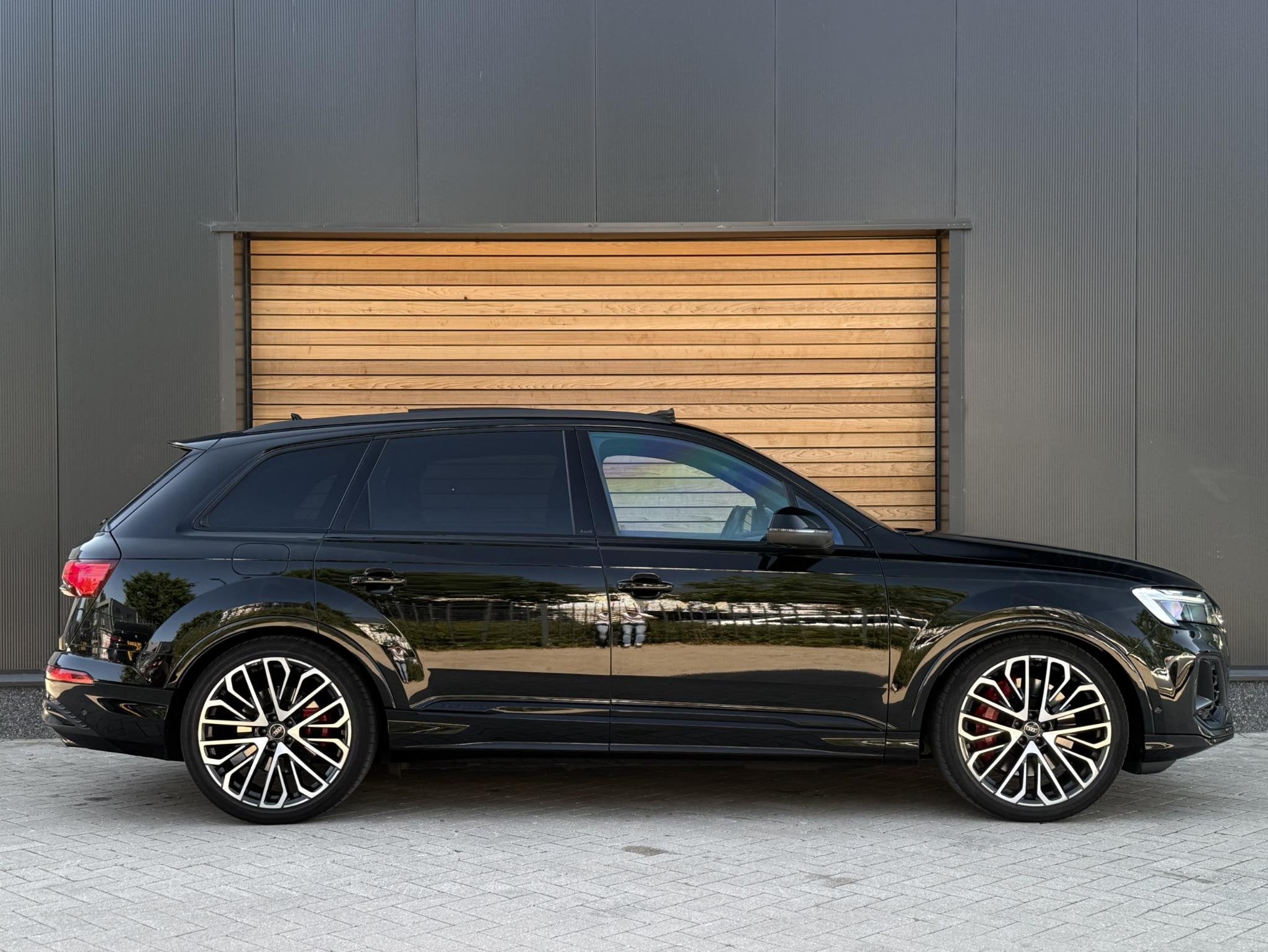 Audi Q7 55 TFSI e quattro Pro Line S 4W-BESTURING|RS-SEATS|B, Auto's, Audi, Automaat, Gebruikt, Bedrijf, Hybride Elektrisch/Benzine