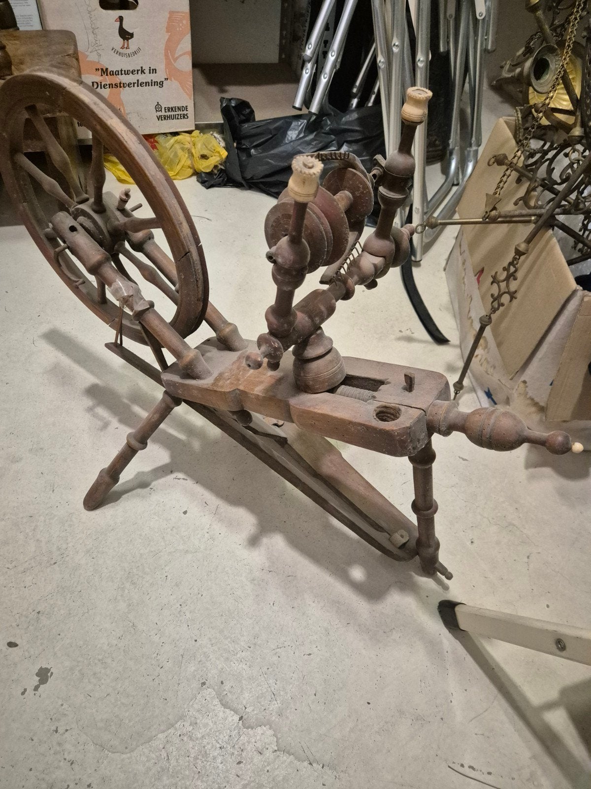 Antiek houten spinnewiel - Decoratief en functioneel, Ophalen