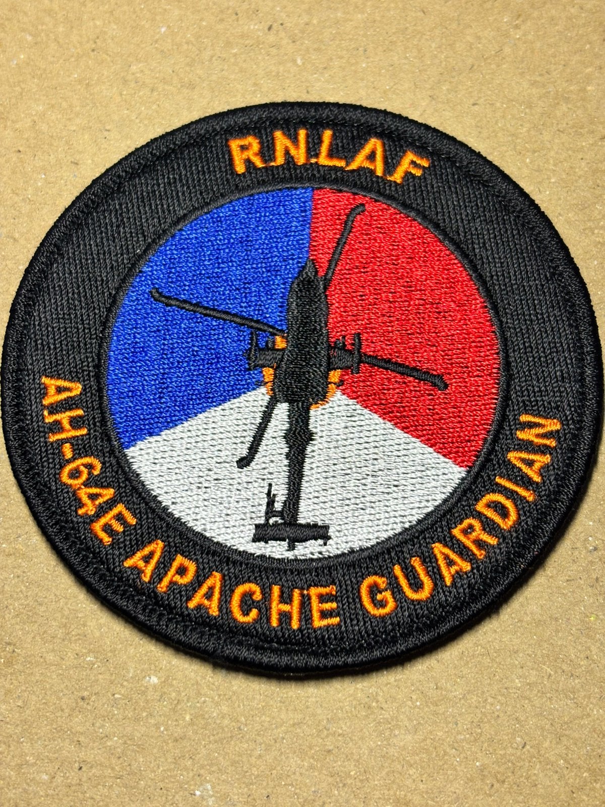 Embleem RNLAF AH-64E apache guardian, Verzenden, Luchtmacht, Nederland, Embleem of Badge