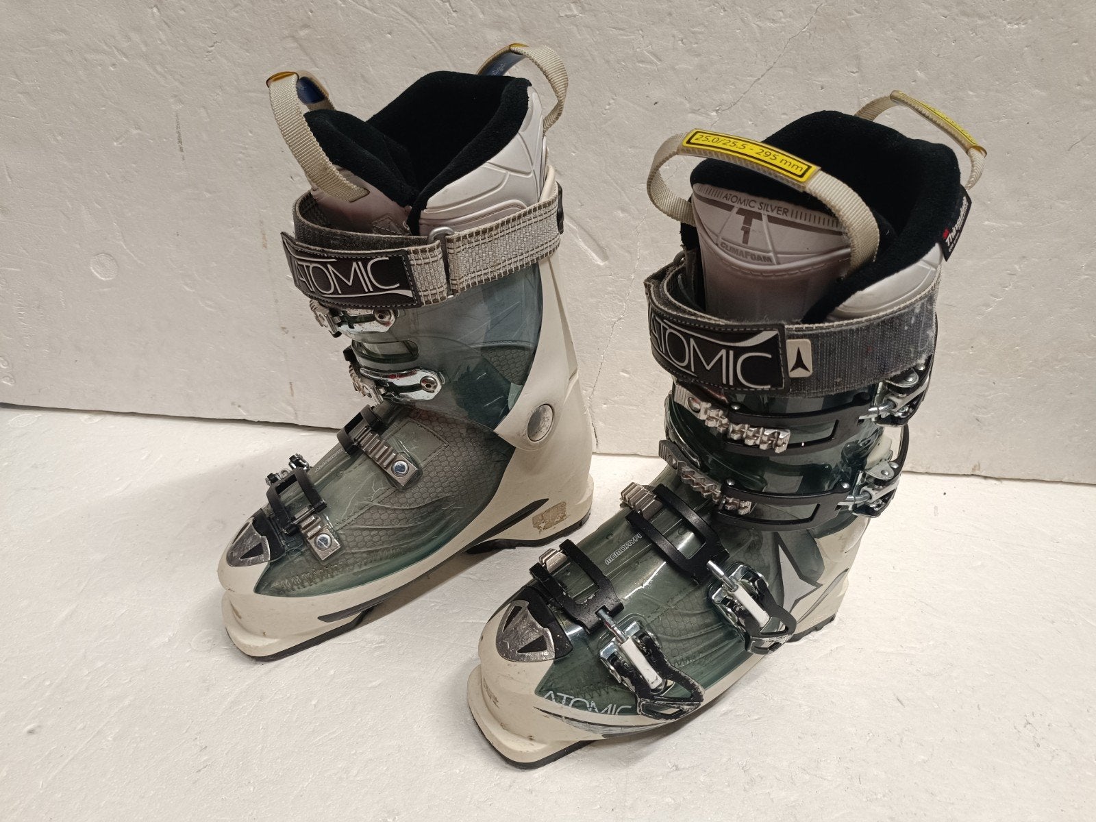 Atomic silver skischoenen maat 25 - 25,5 (29,5cm), Sport en Fitness, Skiën en Langlaufen, 160 tot 180 cm, Gebruikt, Schoenen, Ophalen of Verzenden