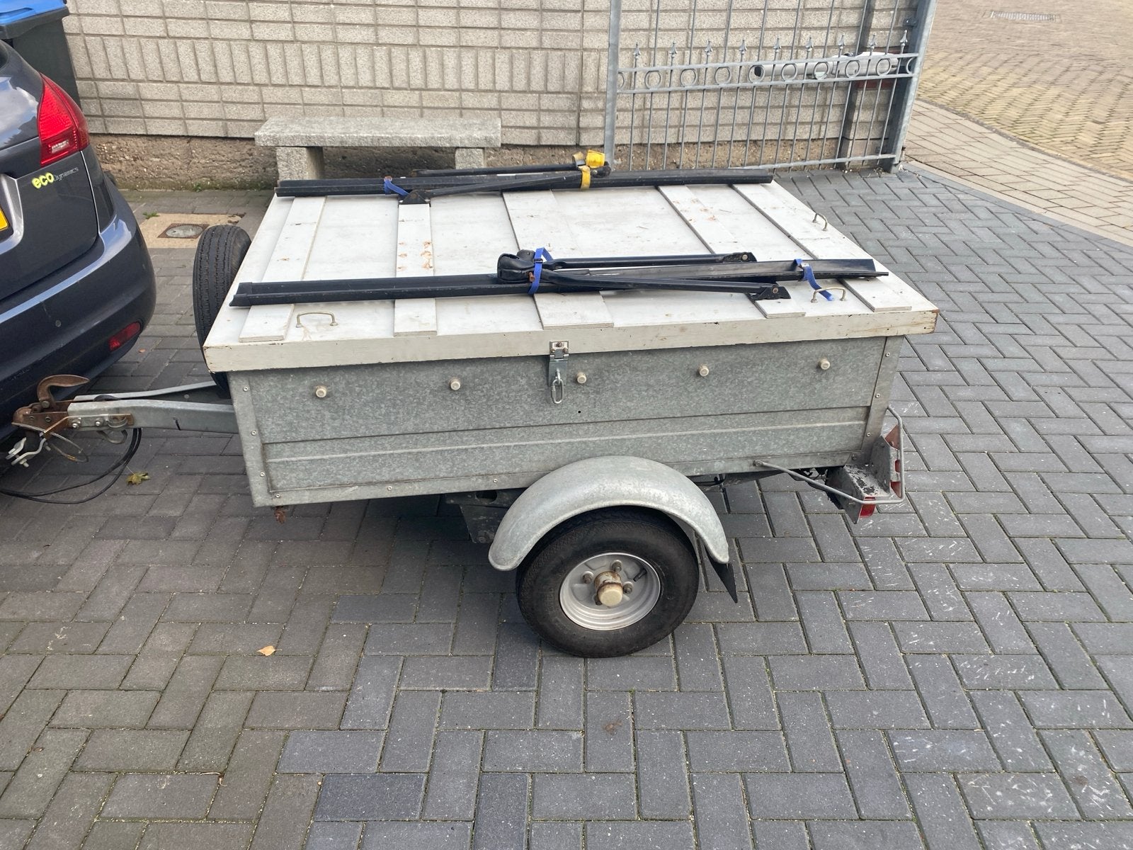 Bagageaanhanger kar met nieuwe banden en afdekzeil, Ophalen, Gebruikt