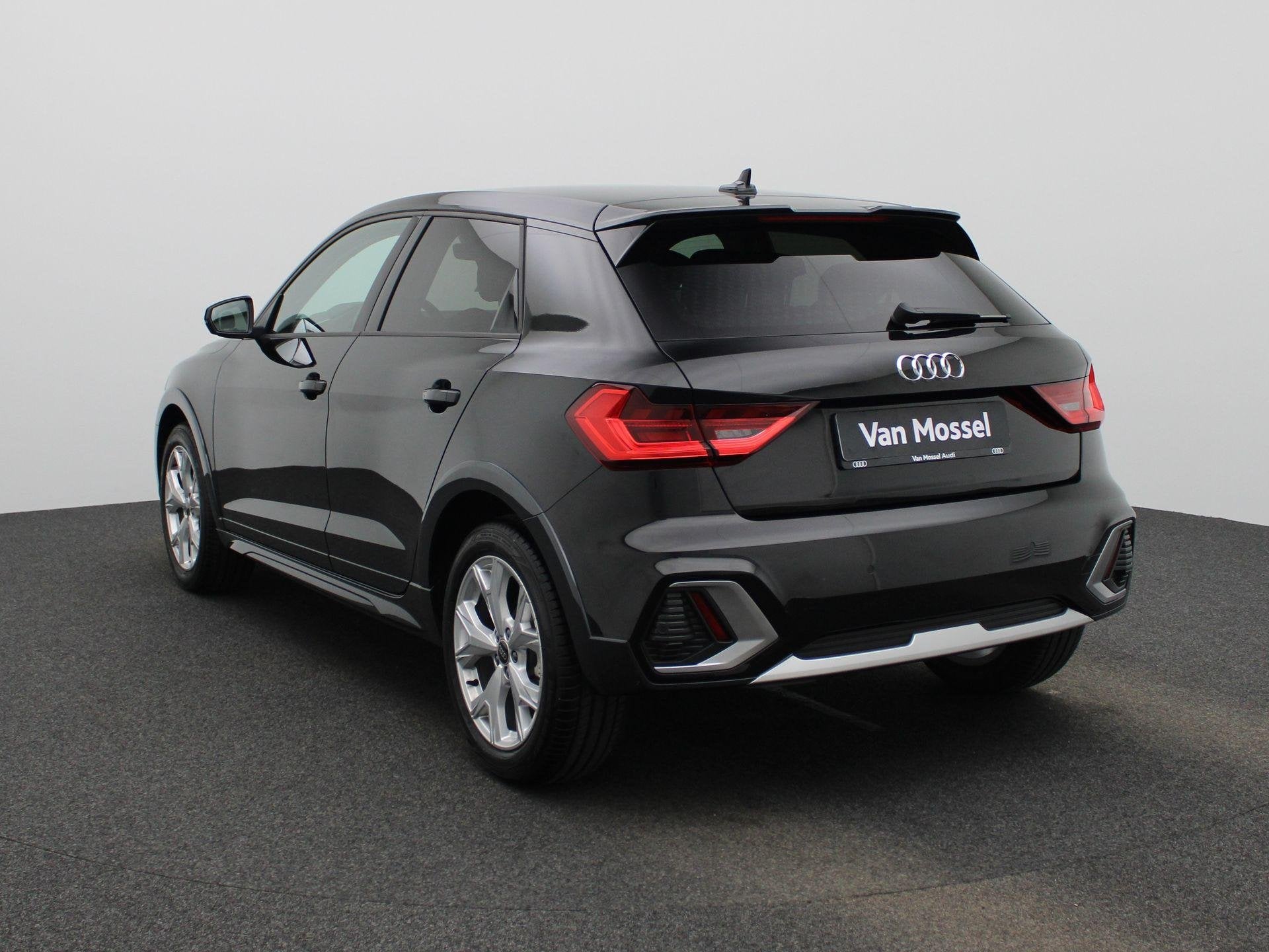 Audi A1 allstreet 30 TFSI Advanced edition l Adaptive cruise, 12 maanden, 116 pk, Zwart, Leder