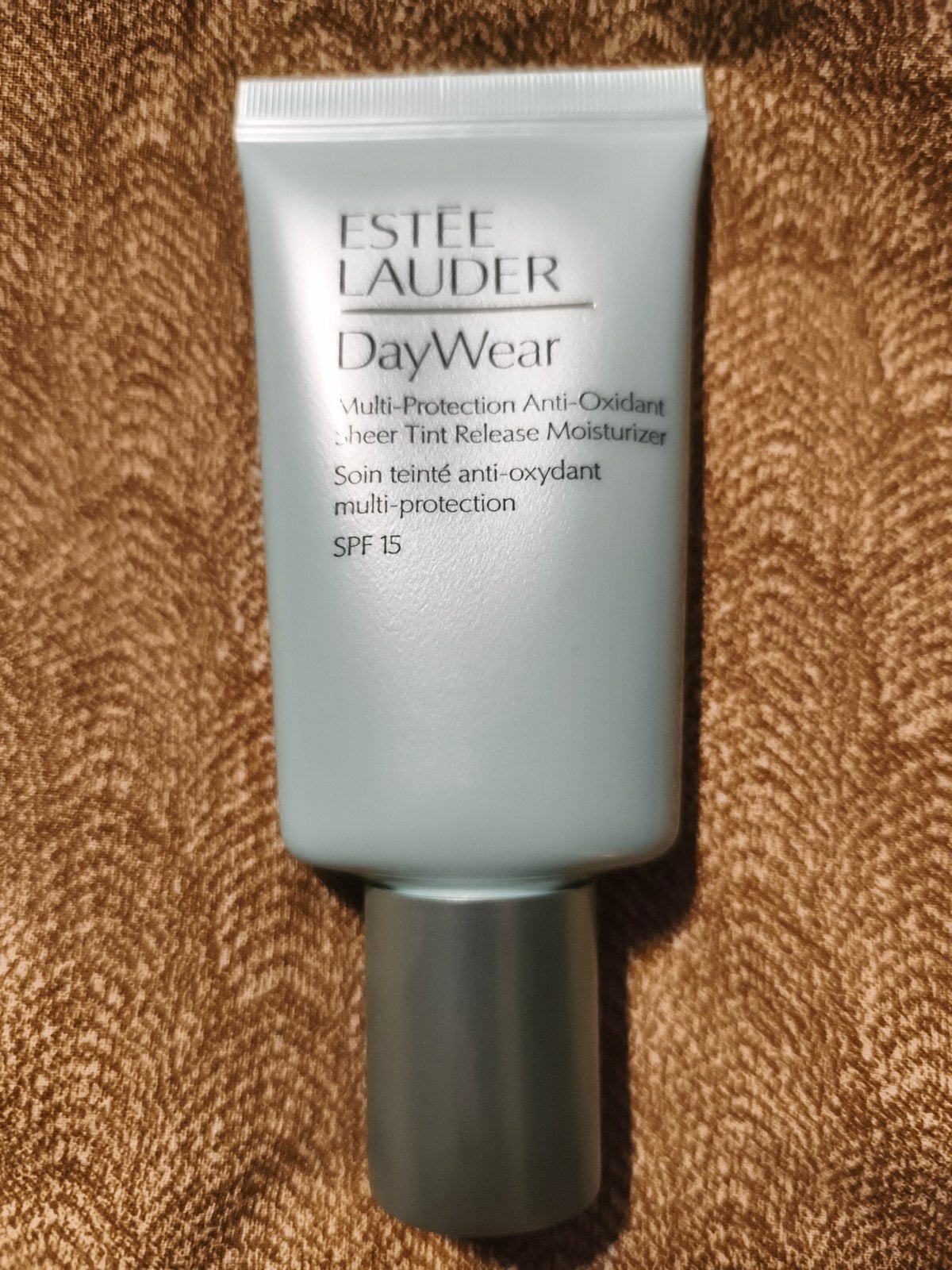 Estée Lauder DayWear Sheer tint, Sieraden, Tassen en Uiterlijk, Uiterlijk | Gezichtsverzorging, Ophalen of Verzenden, Nieuw, Gehele gezicht