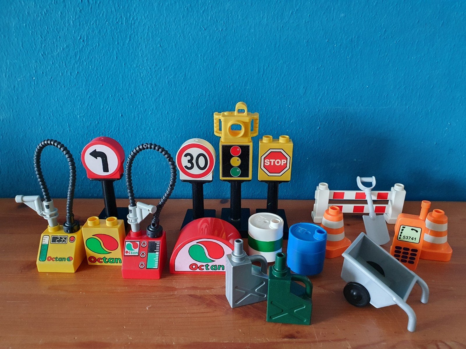 Duplo diversen verkeer en onderweg, Kinderen en Baby's, Speelgoed | Duplo en Lego, Ophalen of Verzenden, Zo goed als nieuw, Duplo