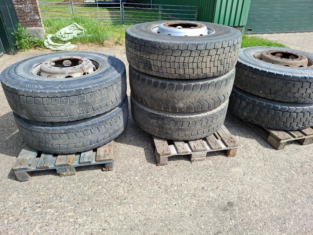 Vrachtwagen wielen 315/80R22,5, Ophalen, Mercedes-Benz, Carrosserie en Plaatwerk