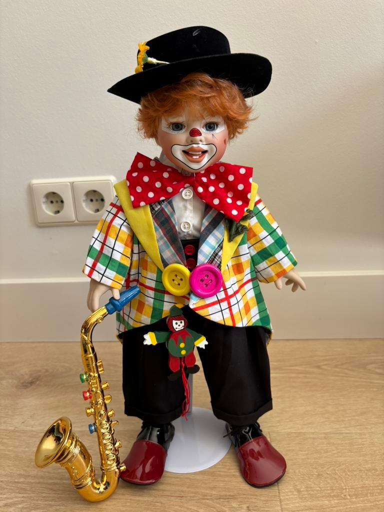 Porseleinen pop Tonio de Clown, Verzamelen, Poppen, Ophalen of Verzenden, Zo goed als nieuw, Pop