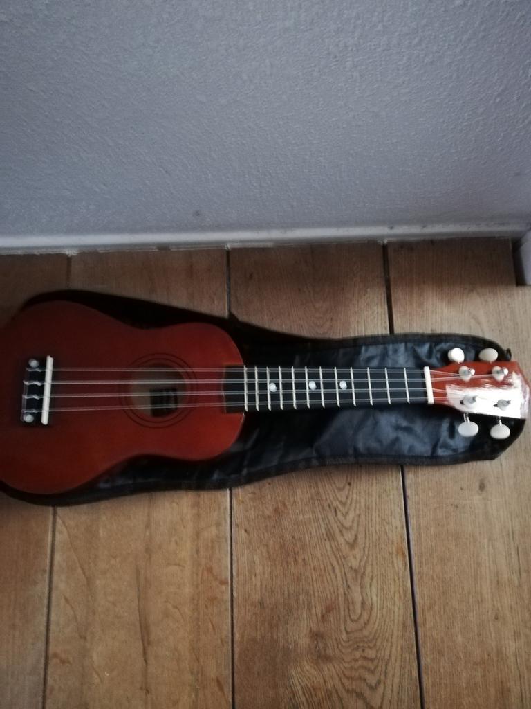 Ukelele, Ophalen
