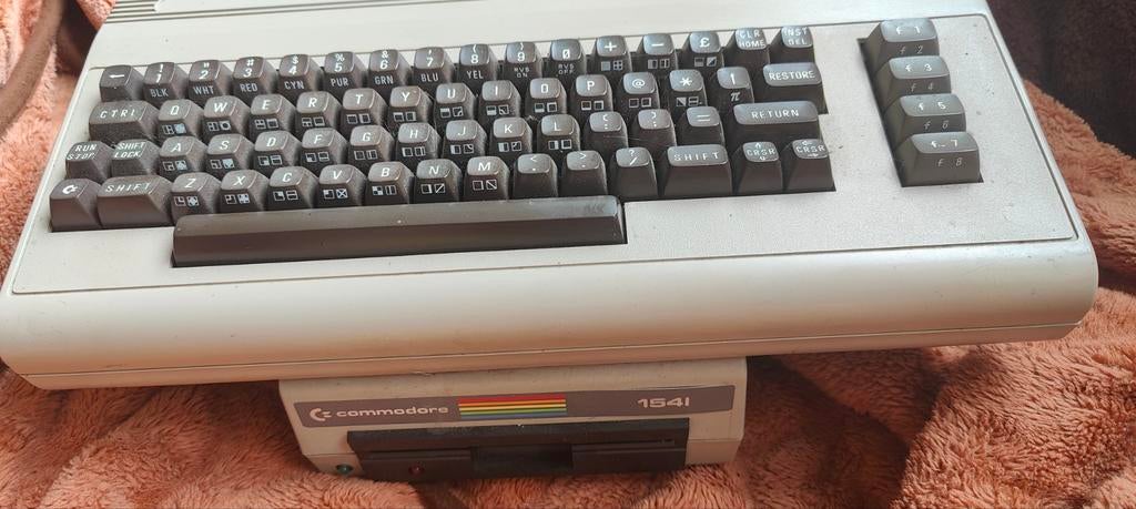 Commodore 64 met 1541 Floppy Drive - Vintage Computer, Computers en Software, Ophalen of Verzenden, Commodore