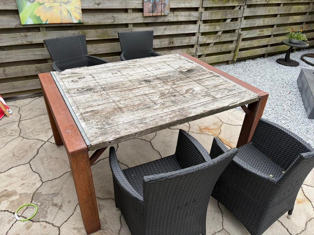 Robuuste tuintafel, Tuin en Terras, Ophalen, Overige materialen, Gebruikt, Eettafel