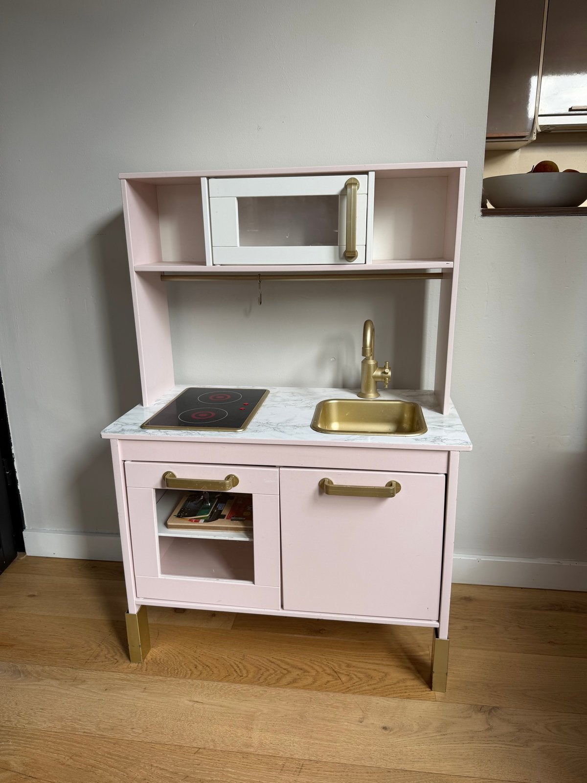 Roze (ikea) speelkeuken met gouden details, Kinderen en Baby's, Speelgoed | Speelkeukens, Gebruikt, Speelkeuken, Hout, Ophalen