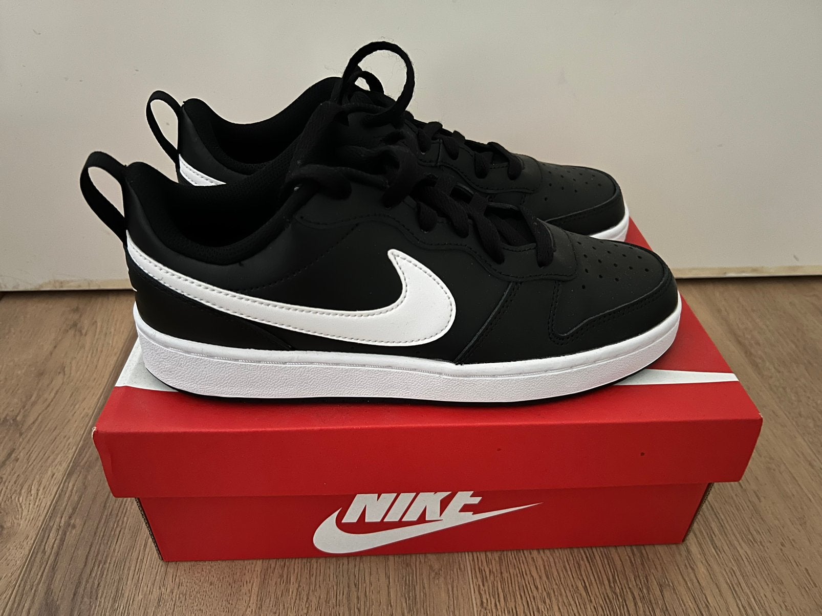 Nike sneakers nieuw! Maat 40, Zwart, Nieuw, Ophalen of Verzenden, Sneakers of Gympen