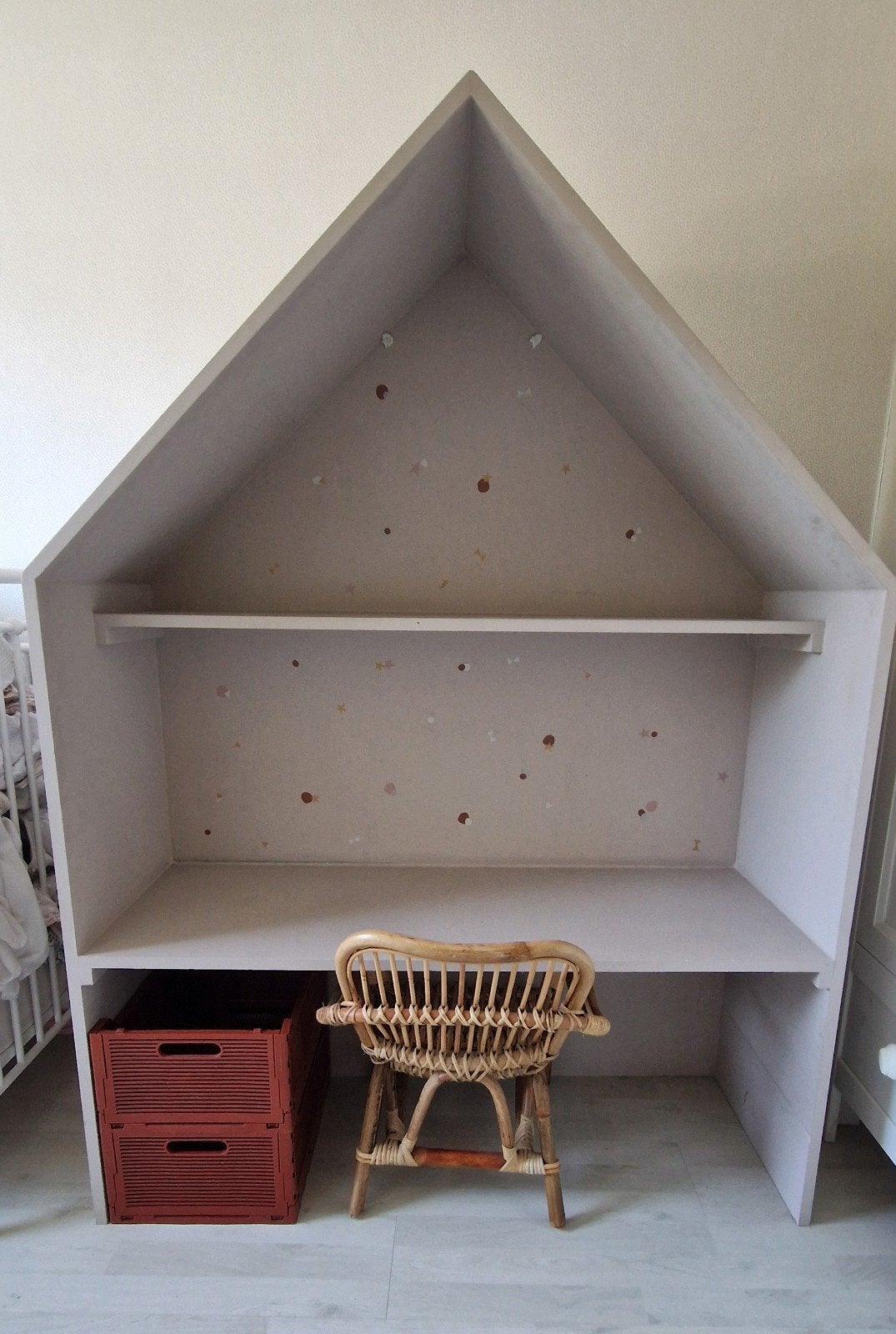 Speelhuis opberghuis bureau met bibelotte stickers, Ophalen, Gebruikt, 105 cm of meer, 100 cm of meer