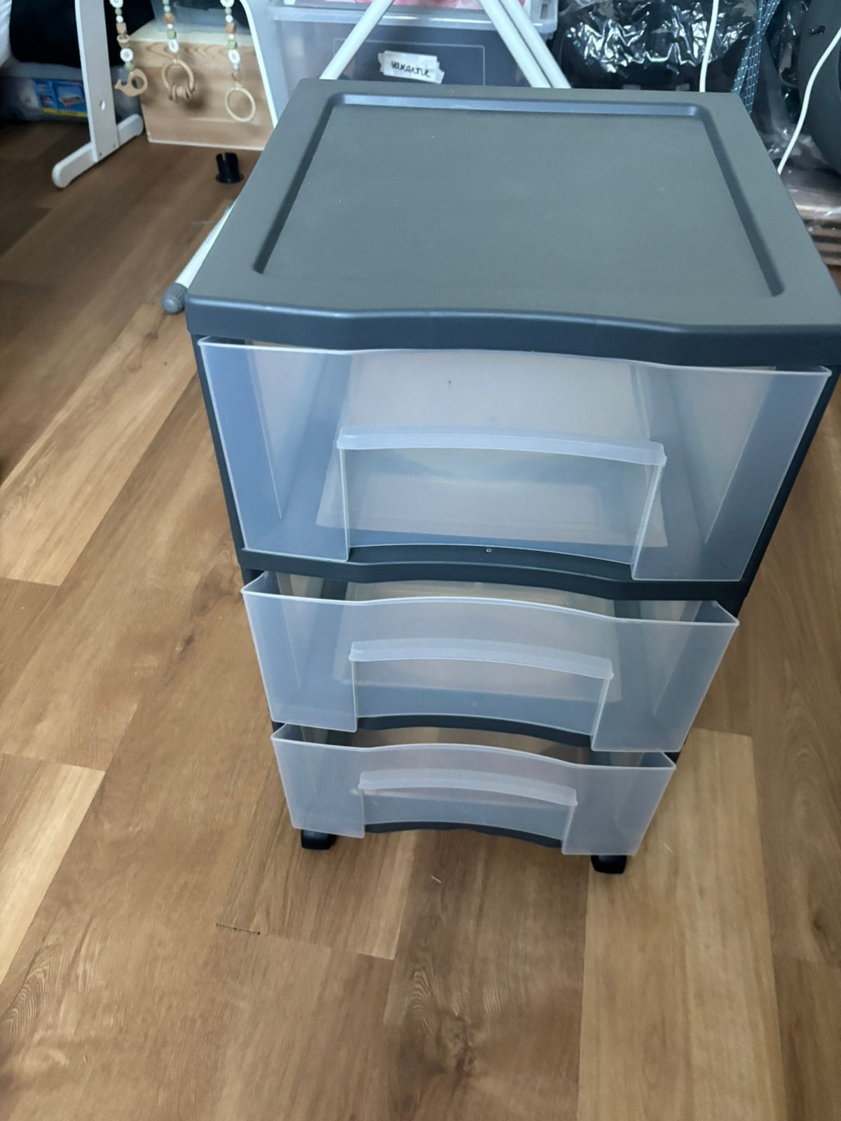 Plastic kastje met 3 lades op wielen, Ophalen, Zo goed als nieuw, 3 of 4 laden, Minder dan 100 cm