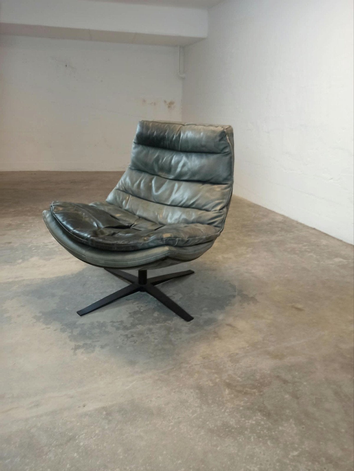Dyyk Kameraad leren swivel fauteuil, Ophalen, Tweedehands, Tweedehands, 75 tot 100 cm