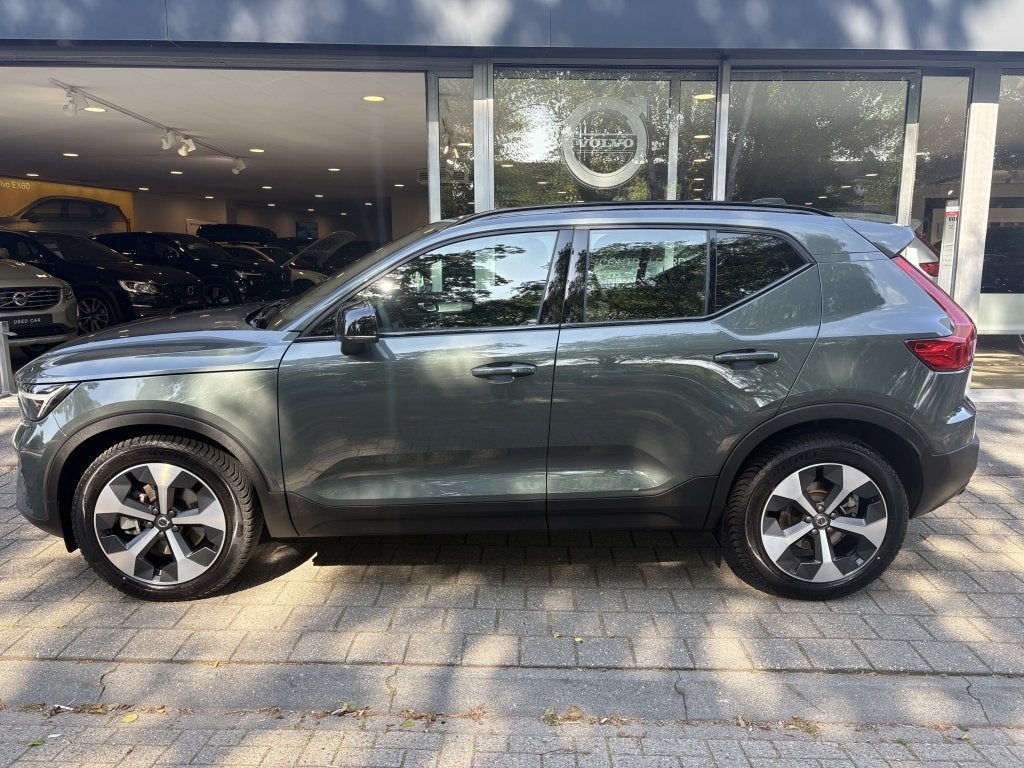 Volvo XC40 B4 Plus Dark | Trekhaak | H&K Audio (bj 2025), Auto's, Gebruikt, 4 cilinders, 24 maanden, Origineel Nederlands