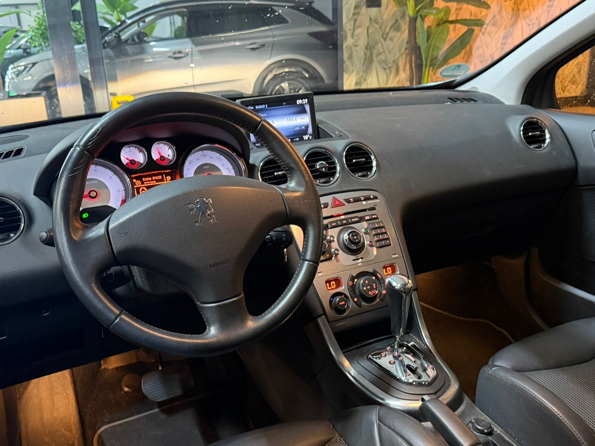 Peugeot 308 SW 1.6 THP XT Automaat|1e Eigenaar|Panoramadak|L, Auto's, Parkeersensor, Gebruikt, Zwart, 4 cilinders