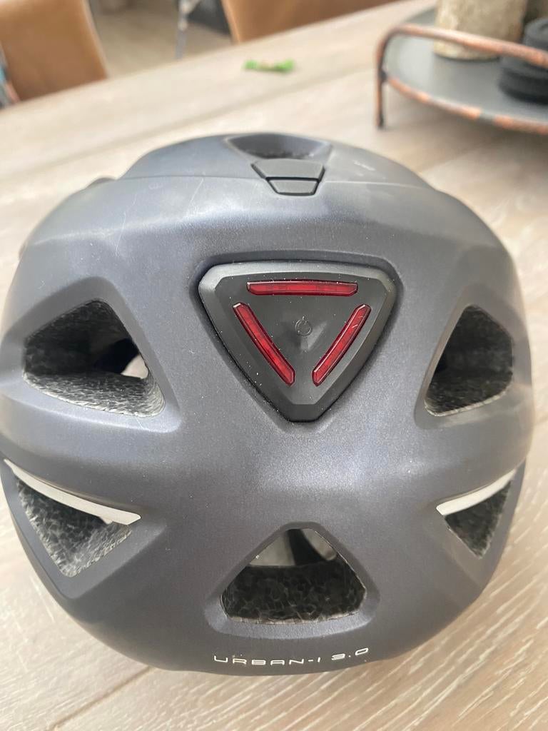 Helm Abus urban 3.0, Fietsen en Brommers, Fietsaccessoires | Fietshelmen, Ophalen of Verzenden, Zo goed als nieuw, Heer of Dame