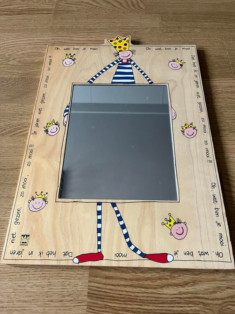 Spiegel met mooie lijst van Janbibejan, Minder dan 50 cm, Ophalen of Verzenden, Zo goed als nieuw, Minder dan 100 cm