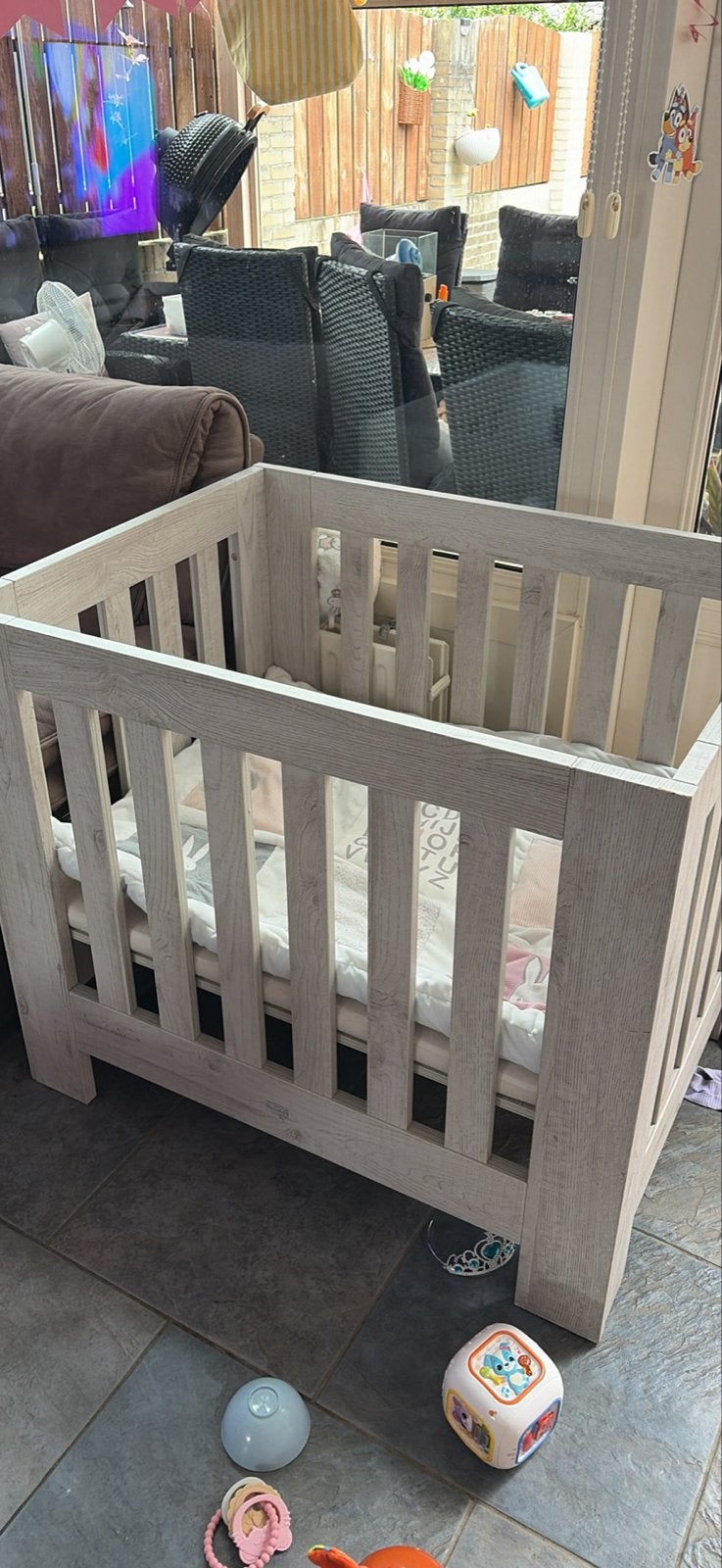 Grote box met boxkleed - 99x76,5x85 cm, Ophalen, Gebruikt, Rechthoekig, Boxkleed