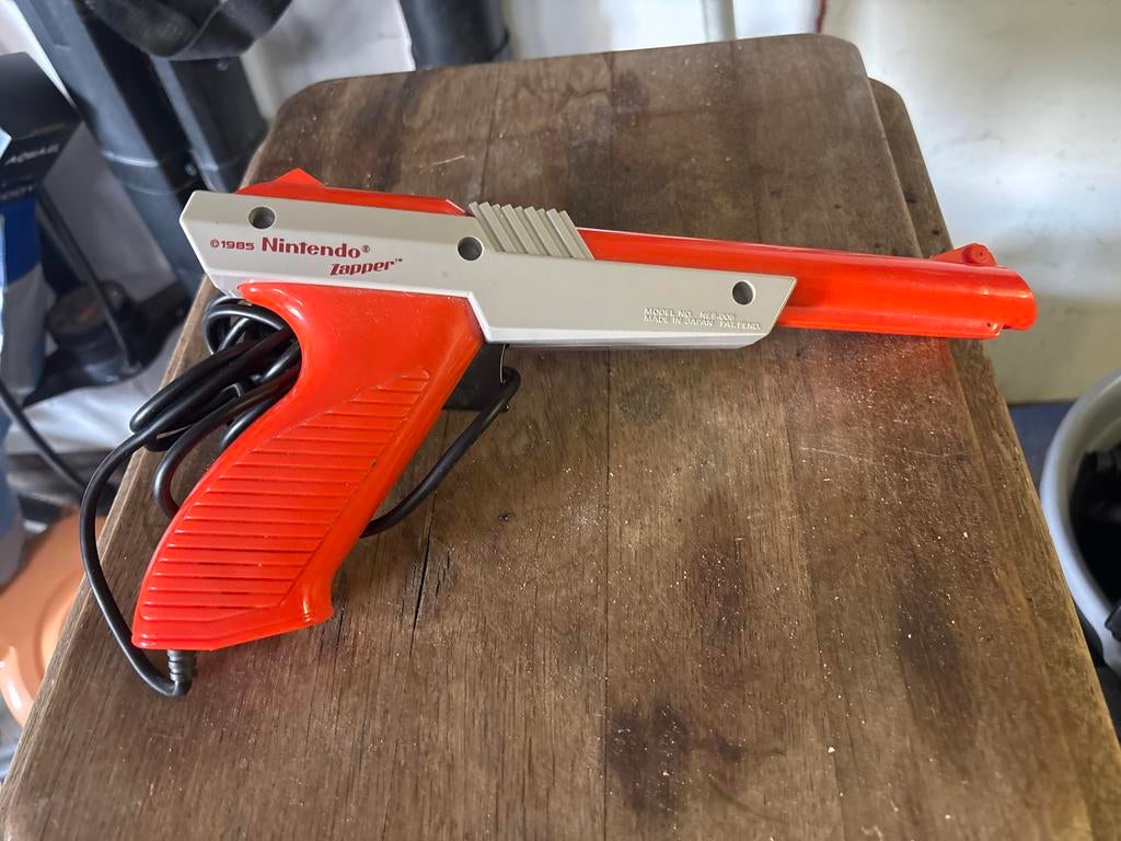 Nintendo Zapper NES-005 Lichtpistool - Vintage Accessoire, Ophalen, Gebruikt, NES, Pistool