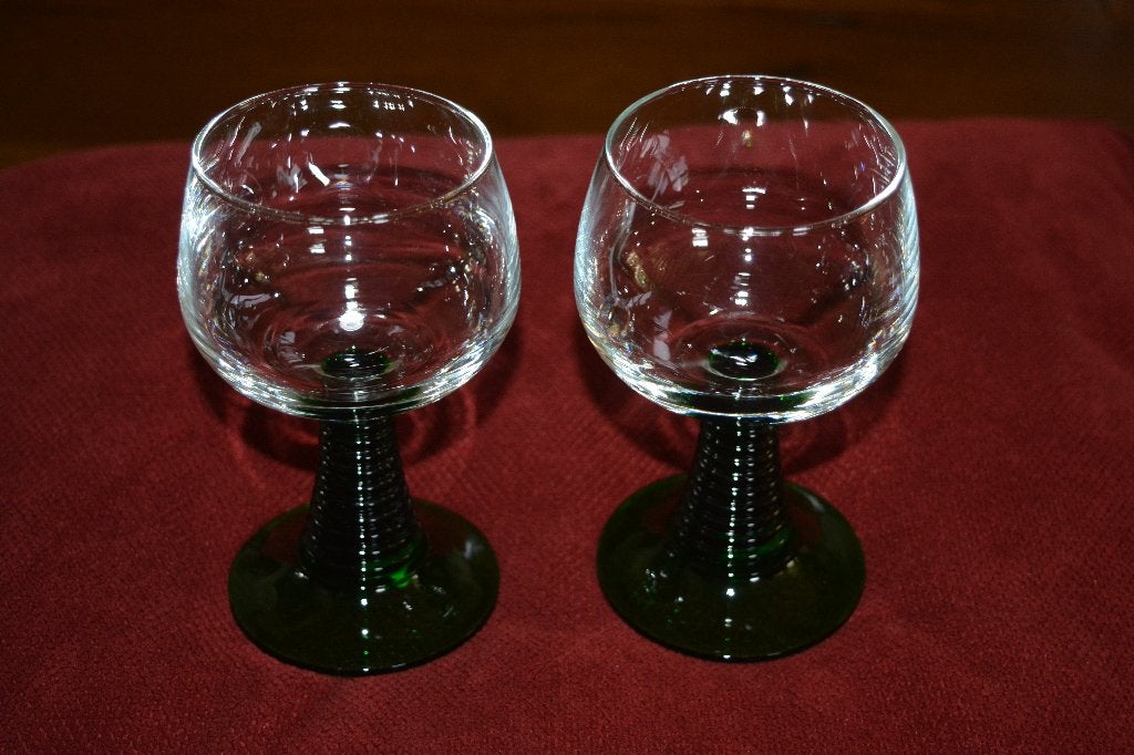 Luminarc, 2 stuks wijnglazen met groene voet, Ophalen of Verzenden