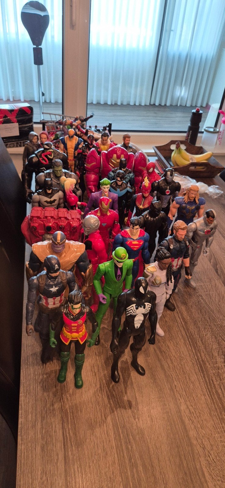 Grote collectie Marvel en DC actiefiguren, Ophalen