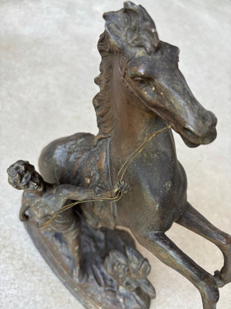 Bronzen sculptuur: Paard met ruiter en vogel, Ophalen of Verzenden, 20 - 50 cm, Beeld, Bruin
