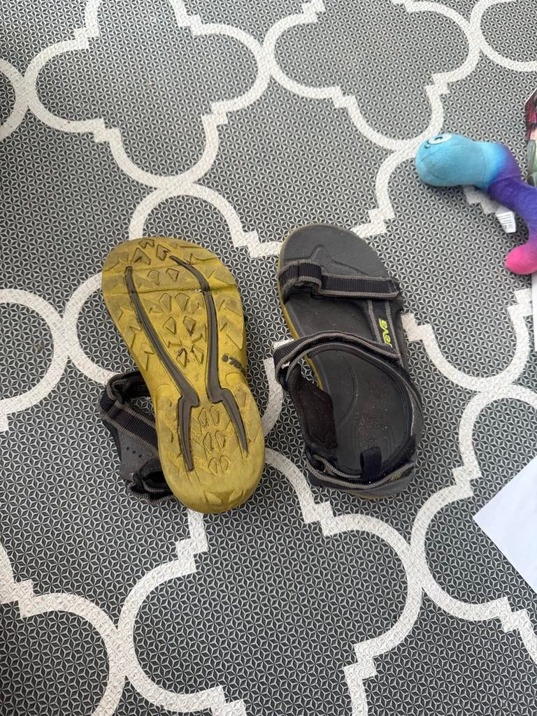 Teva sandalen 31- Comfortabele wandelsandalen, Ophalen of Verzenden, Gedragen, Zwart, Sandalen of Muiltjes