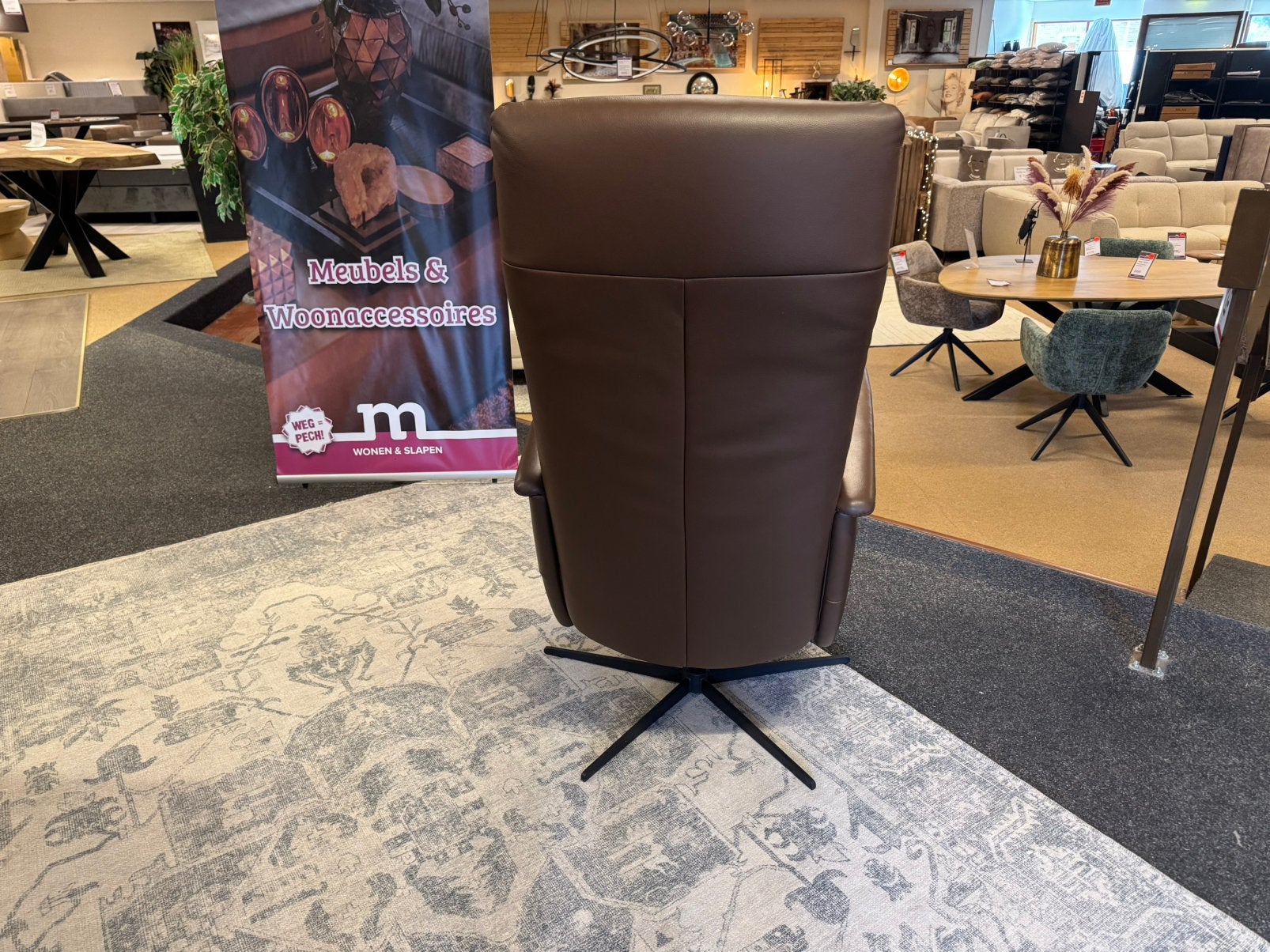 Relaxfauteuil Bruin leder €399,- Direct/Leverbaar, Huis en Inrichting, Fauteuils, Ophalen, Nieuw, 75 tot 100 cm, Mwonenenslapen