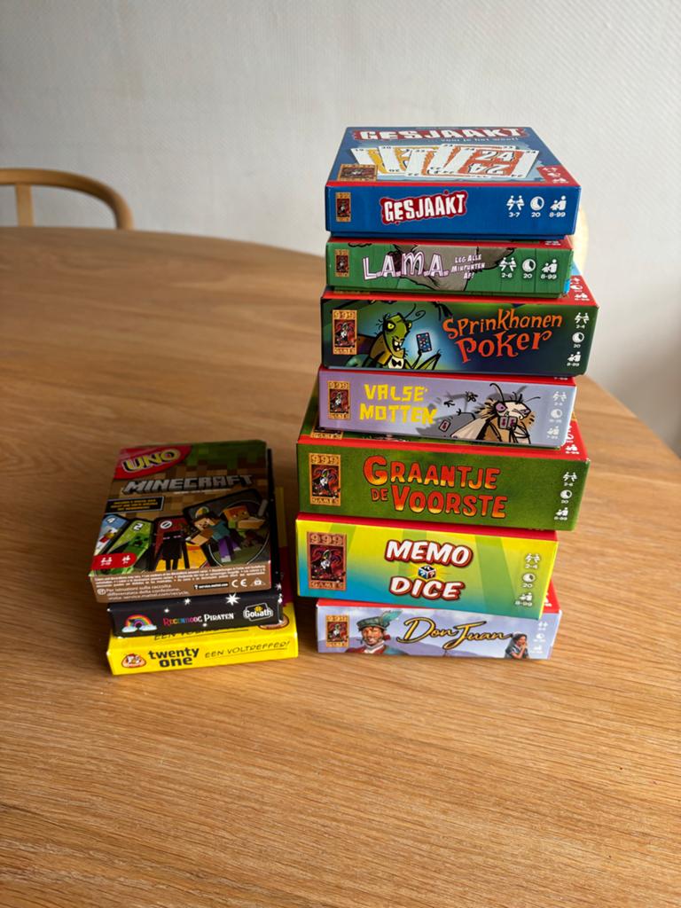 Diverse bord- en kaartspellen (o.a. UNO Minecraft, L.A.M.A.), Hobby en Vrije tijd, Gezelschapsspellen | Kaartspellen, Een of twee spelers