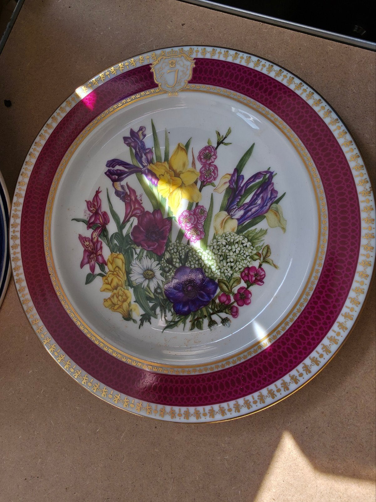 Herdenkingsbord Prinses Juliana - Bloemenmotief, Antiek en Kunst, Antiek | Wandborden en Tegels, Ophalen of Verzenden