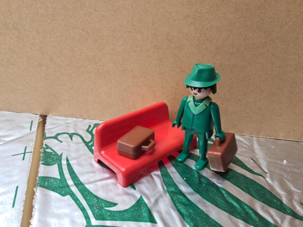Playmobil Reiziger en parkbankje – 3321, Ophalen of Verzenden, Zo goed als nieuw, Complete set
