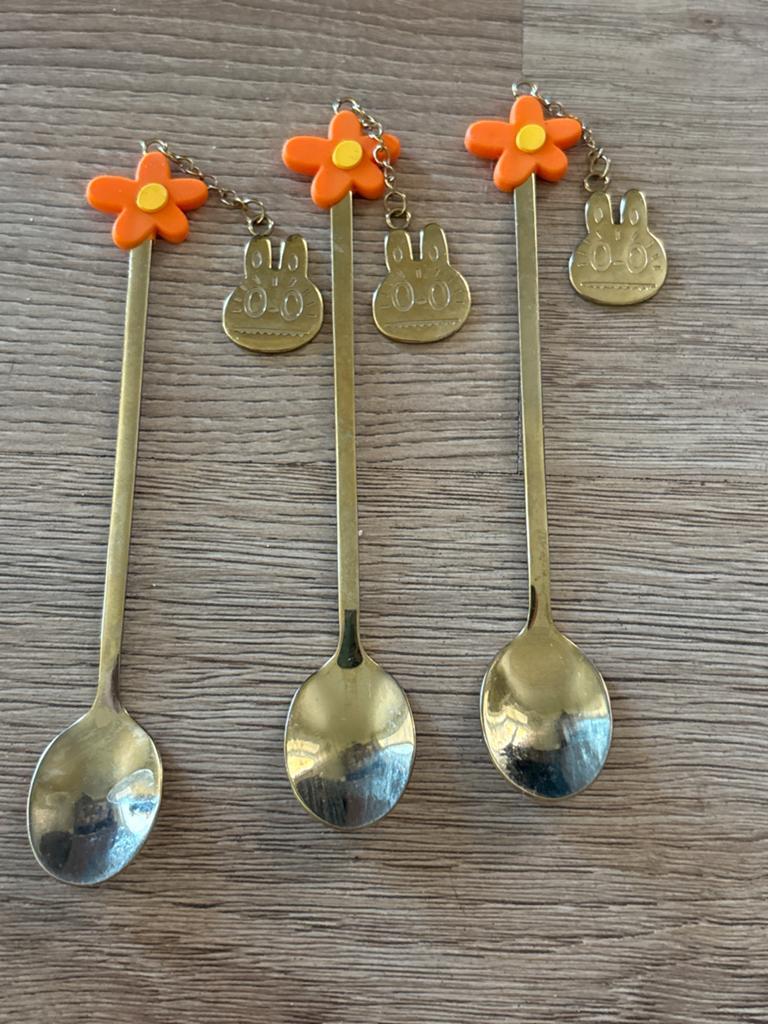 Leuke lepeltjes met bloem en labubu bedel, Ophalen of Verzenden, Gebruikt, Overige materialen