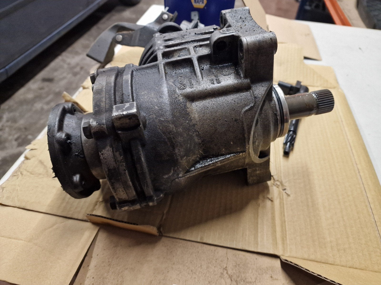 Tussenbak 1.8 20V Turbo 02C409107H, Ophalen, Gebruikt, Audi