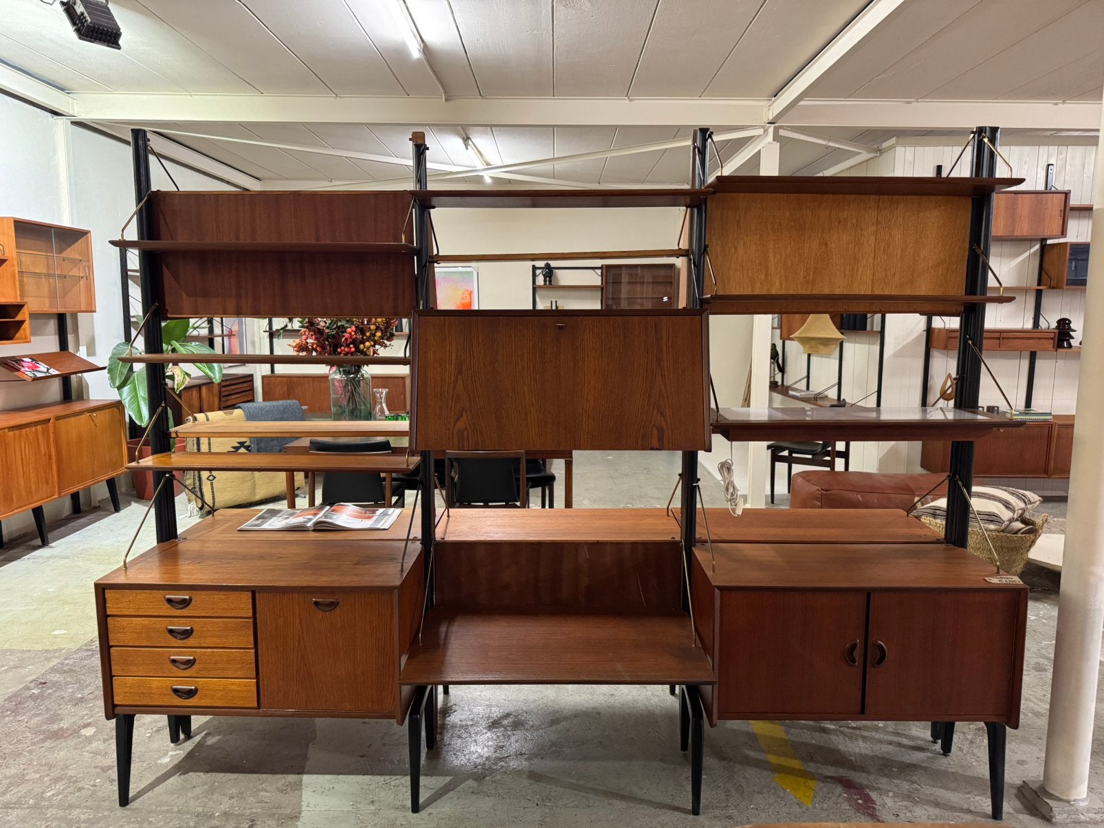 Louis van Teeffelen voor WeBe vintage modulair wandsysteem, 250 tot 300 cm, Gebruikt, 200 cm of meer, Teakhout