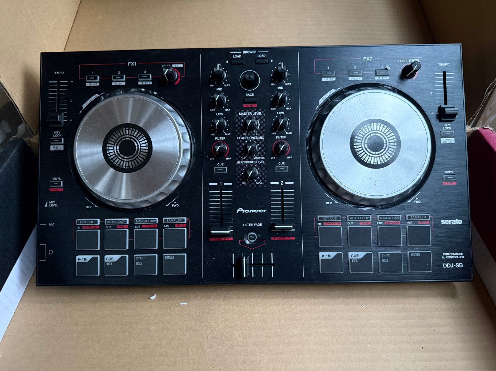 Foto 2 van Te koop, Pioneer DJ-Serato intro DDJ-SB.