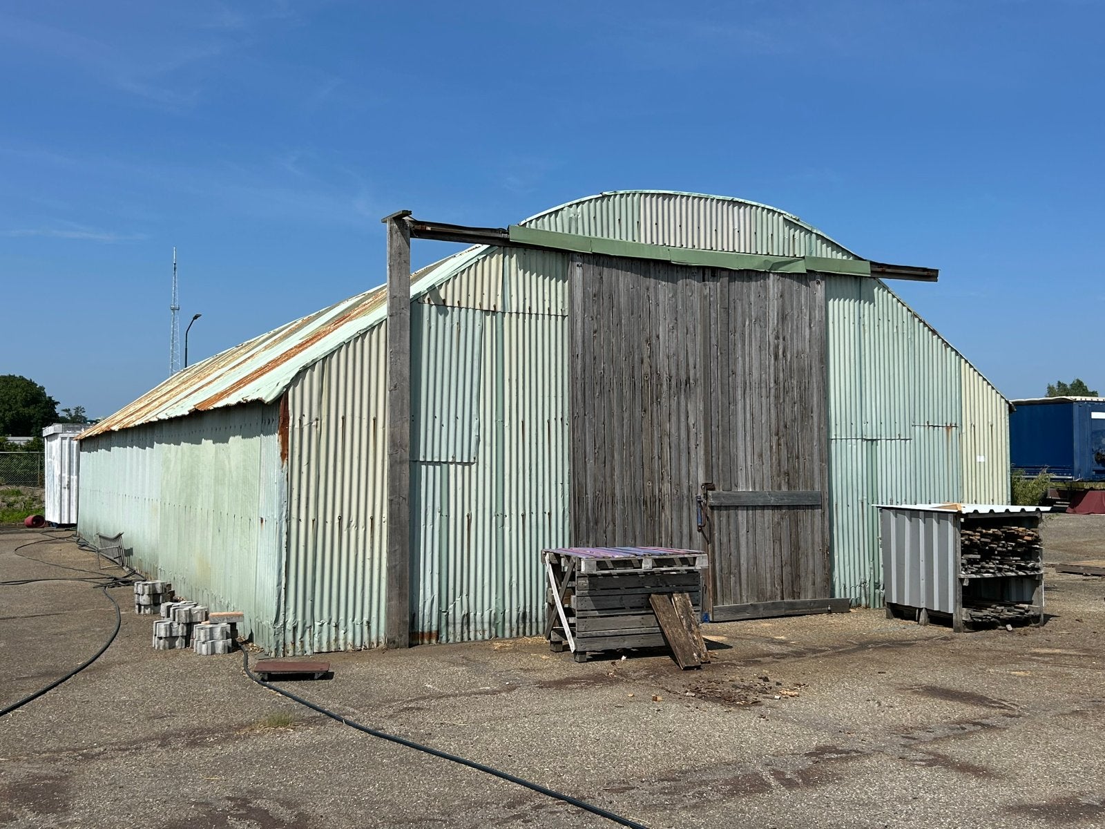 Romneyloods/Nissenhut - 19,5m x 9,5m met daglichtplaten, Ophalen