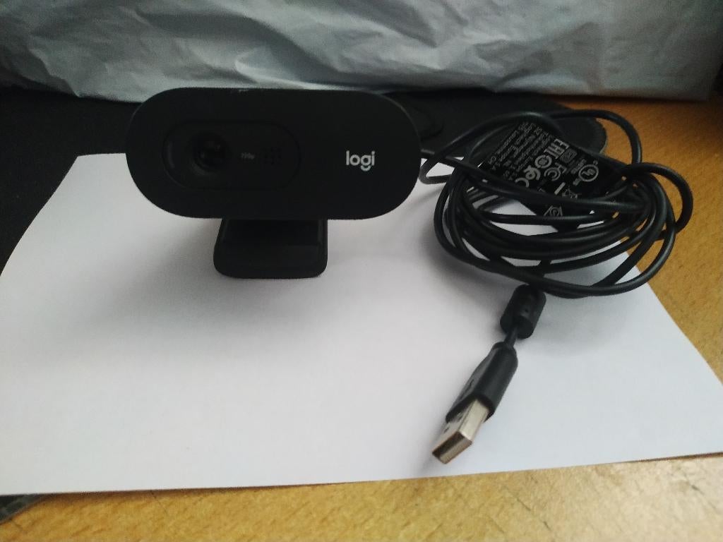 logi V-U0018 Webcam, Computers en Software, Webcams, Ophalen of Verzenden, Zo goed als nieuw, IOS, Monitorclip