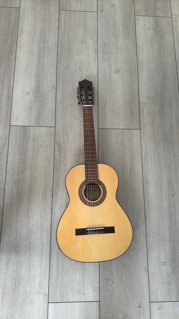 Minyard martinez hand gemaakt gitaar, Muziek en Instrumenten, Snaarinstrumenten | Gitaren | Akoestisch, Ophalen, Zo goed als nieuw