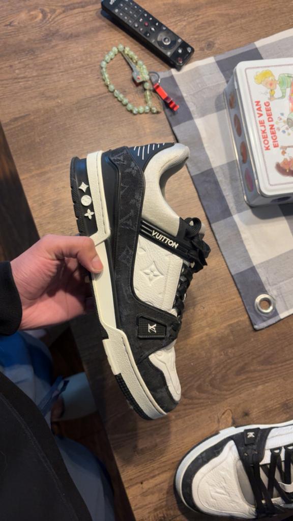 Louis vuitton sneakers, Ophalen of Verzenden, Zo goed als nieuw, Zwart