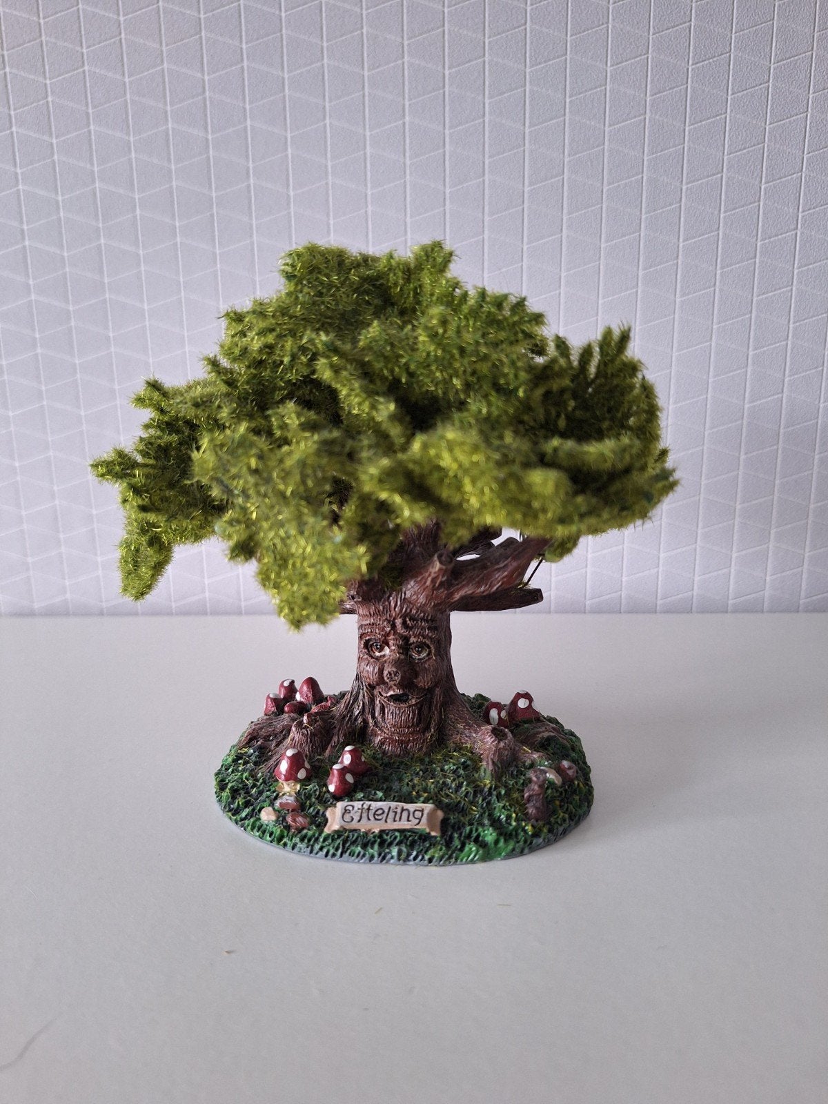 Luville sprookjesboom 9,5 x 7,5 x 10 cm, Verzamelen, Ophalen of Verzenden, Zo goed als nieuw, Beeldje of Poppetje