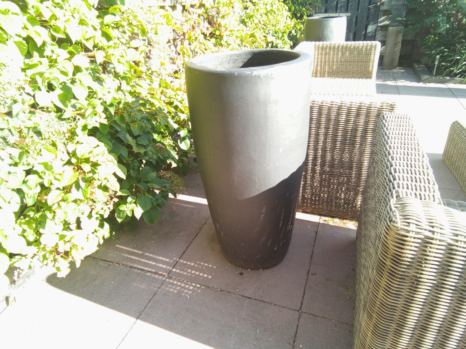 2 mooie grote zware stenen buiten planten potten 90 cm hoog, Ophalen, Steen, 40 cm of meer, Rond